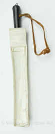Bewaking baton met witte nylon koppelhouder - gebruikt - origineel