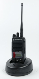 Motorola DP2600e UHF Digitale Portofoon met 2 stuks 3000mAh accus, lader, microfoon  en tas - NIEUW