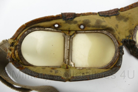 Vintage WO2 periode stofbril - met scharnieren in de glazen - gebruikt - origineel