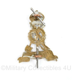 WO2 Britse cap badge Royal Pioneer Corps - Kings Crown- 5 x 3,5 cm -  origineel