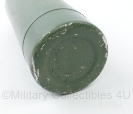 Defensie metalen thermosfles  groen - huidig model - 8 x 30 cm - zwaar gebruikt - origineel