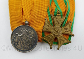 Medaille balk Koninklijke marine trouwe dienst zilver en KNBLO Marsvaardigheid medaille  - 7,5 x 6,5 cm -origineel