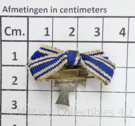 WO2 Duits miniatuur Mutterkreuz im silber met lint - origineel