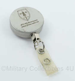 Defensie JFC HQ Brunssum Allied Joint Force Command Brunssum ID houder met trekkoord - 11 x 4,5 cm - origineel