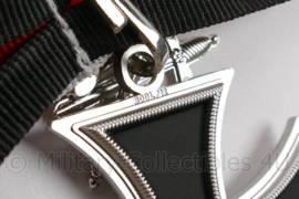 WO2 Duits Ridderkruis met Eichenlaub, zwaarden en lint - gestempeld  - replica