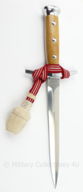 Zwitserse Officier's dolk in geschenkdoos uitgereikt aan Nederlandse Luitenant-Kolonel - lengte 31,5 cm - origineel