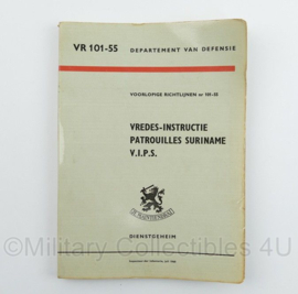 MVD Handboek VR 101-55 Voorlopige Richtlijnen 101-55 - Vredes-intructie Patrouilles in Suriname VIPS - zeldzaam - 16 x 1 x 22 cm - origineel