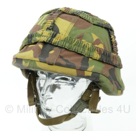 KL Nederlandse leger Special Forces ballistische helm met rigger modified padded liner en woodland overtrek - fabrikant SPE - maat Medium - gebruikt - origineel
