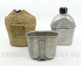 WO2 US Army veldfles set - RVS fles 1943, RVS beker en khaki hoes - origineel
