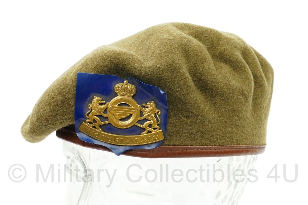 ABL Belgische leger baret uit het jaar 1966 met insigne - WO2 Canadees model - maat 56 - origineel