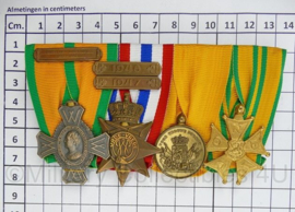 Medaille balk met Medaille voor Krijgsverrichtingen met gesp 1942 45, Ereteken voor orde en Vrede met gesp en trouwe dienst bronze -  13,5 x 7,5 cm- origineel