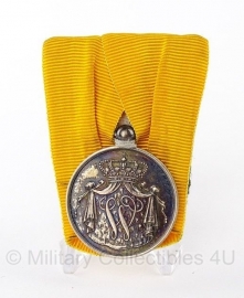 Zilveren Nederlandse zilveren medaille voor 24 jaar Trouwe Dienst - Wilhelmina (Huidig model)- origineel