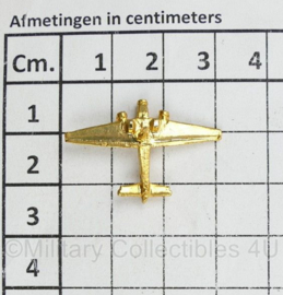 KLU Koninklijke Luchtmacht vliegtuig speldje - 3 x 2 cm - origineel