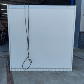 Grote professionele wandvitrine 120 x 28 x 121 cm.