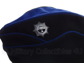 Korps Rijkspolitie schuitje met insigne - maat 56 - origineel