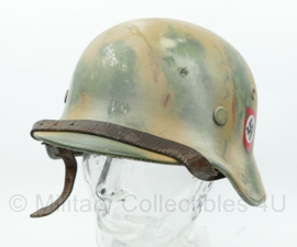WO2 Duitse DD Waffen SS M40 camo helm ET64 - met originele liner, verf aan binnenkant en kinriem - origineel