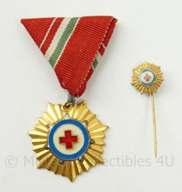 Hongaarse medaille set van Verdienste voor het Rode Kruis in origineel doosje - diameter 3½ cm - origineel