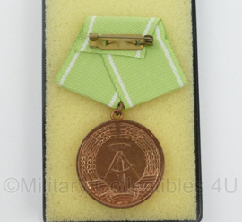 DDR NVA medaille Orden für ausgezeichnete Leistungen Bronze - origineel