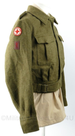 MVO uniform jas Nederlandse Rode Kruis Arts jaren 50  - maat 50  - origineel