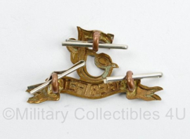 Britse WO2 Britse cap badge  Seaforth and Cameron Highlanders - 4,5 x 2.5  cm - origineel