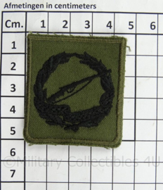 KL Landmacht vaardigheids borst embleem Schietwedstrijden Harskamp voor op het GVT - afmeting 4,5 x 5 cm - origineel