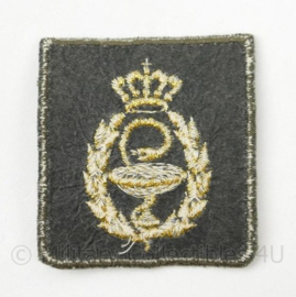 Officier Apotheker GVT embleem - zonder klittenband - afmeting 5 x 4½ cm - origineel