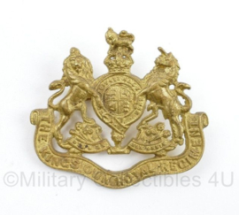 WO2 Britse cap badge  The Kings Own Royal Regiment - Kings Crown - 5 x 4,5 cm -  origineel