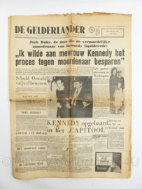 krant De Gelderlander van 25 november 1963 - Kennedy opgebaard opgebaard in het Capitool - origineel