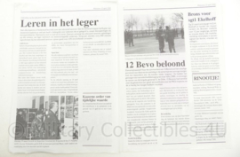 Rinoceros 13 Gemechaniseerde Brigade krantje 12 april 1994 - 30 x 21 cm - origineel