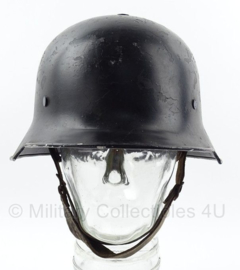 WO2 Duitse polizei en Feuerwehr helm met 1934 gestempeld  -  maat M  -  origineel WO2