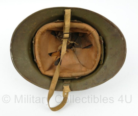 Franse M26 Adrian helm WO2 helm M26  originele helm met  met replica helmplaatje en kinriem