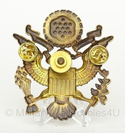 US Army visor cap insignia GOUD -  metaal - 6,5 x 5,9  cm.