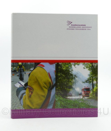 Nederlandse Brandweeracademie Nibra Manschap a Ongevallenbestrijding Gevaarlijke Stoffen handboek - 26,5 x 6 x 31,5 cm - origineel
