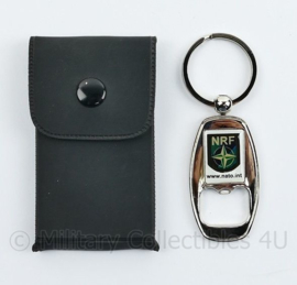 NATO NRF Response Force sleutelhanger met opener in houder - 9,5 x 3 cm - origineel