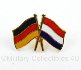 Duspeld speld Duits Nederlandse vlag - 2,5 x 1,5 cm - origineel