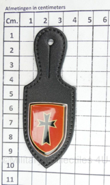 Militaire Crusader Cross borsthanger - 9,5 x 4 cm - origineel