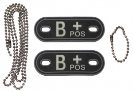 Dogtag ketting met 2 bloedgroep hangers 3D PVC - zwart - bloedgroep B POS