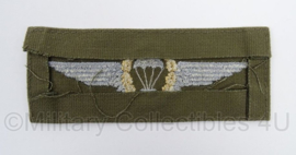 Duitse BW Bundeswehr stoffen Parawing Fallschirmjager goud - GVT groen - afmeting 5 x 13 cm - origineel