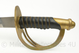 Vintage sabel met schede cavalerie model - 107 cm lang - replica