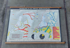 School instructie poster Nederland in de Tweede Wereldoorlog -  172 x 118 cm  - origineel