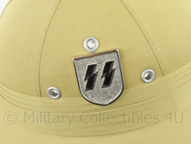 WO2 Duitse DAK Afrika Korps, Waffen SS tropenhelm Pith helmet - khaki - metalen insignes - replica