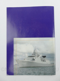 Uitreiking Vaandel Eskader en indienststelling Hr.Ms. De Zeven Provinciën 26 april 2002 - met parkeerkaart en uitnodiging 21 x 14,5 cm
