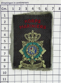 Korps Mariniers mouwembleem nog op een stuk van het tropen uniform - 9 x 7 cm - origineel