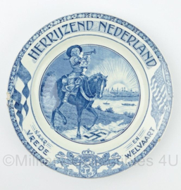 Societe Ceramique Maastricht Herrijzend Nederland Naar Vrede en Welvaart porcelijnen bord - diameter 23 cm - origineel