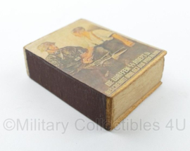 WO2 Duits luciferdoosje van echt hout - de Waffen SS roept u. Beschermt ook gij uw Vaderland - 6 x 4 cm