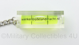 Defensie Werken bij de Landmacht.nl sleutelhanger met waterpas NIEUW  - 11 x 1,5 cm - origineel