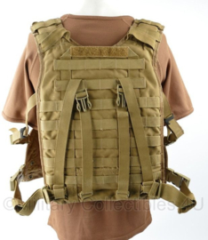 KMARNS Korps Mariniers en Defensie MOLLE Plate Carrier Coyote Tan - gedragen - origineel