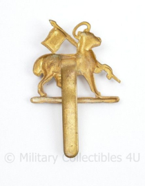 WO2 Britse Cap badge The Queens Royal West Surrey Regiment - 5,5 x 3,5 cm - origineel