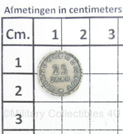Medaille opzetstuk 25 jaar brandweerdienst - diameter 1,5 cm -  origineel