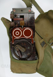 Nederlandse leger veldtelefoontoestel TA-3017 met draagtas - hoorn mist - 16 x 9 x 26 cm - origineel